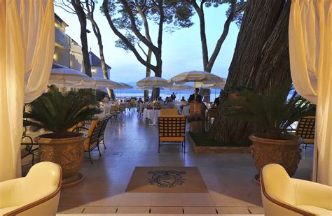 st tropez restaurant